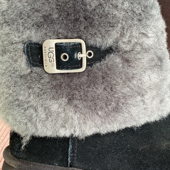 Girls UGGS - Picture 12 of 12